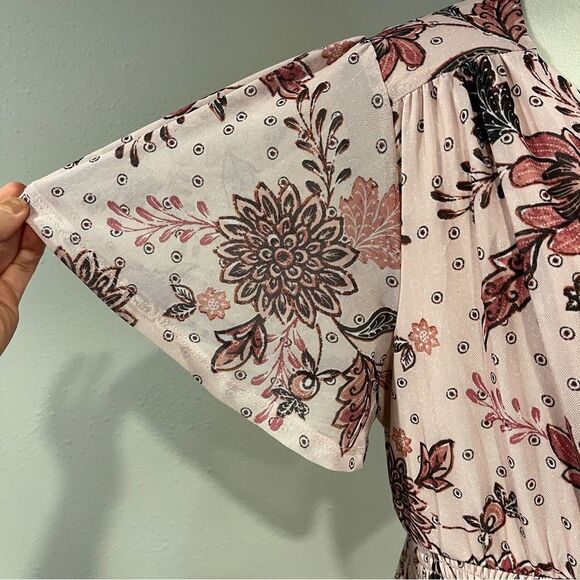 Maurice’s Floral Dusty Pink v-neck Maxi Dress with Short sleeves - Picture 3 of 14